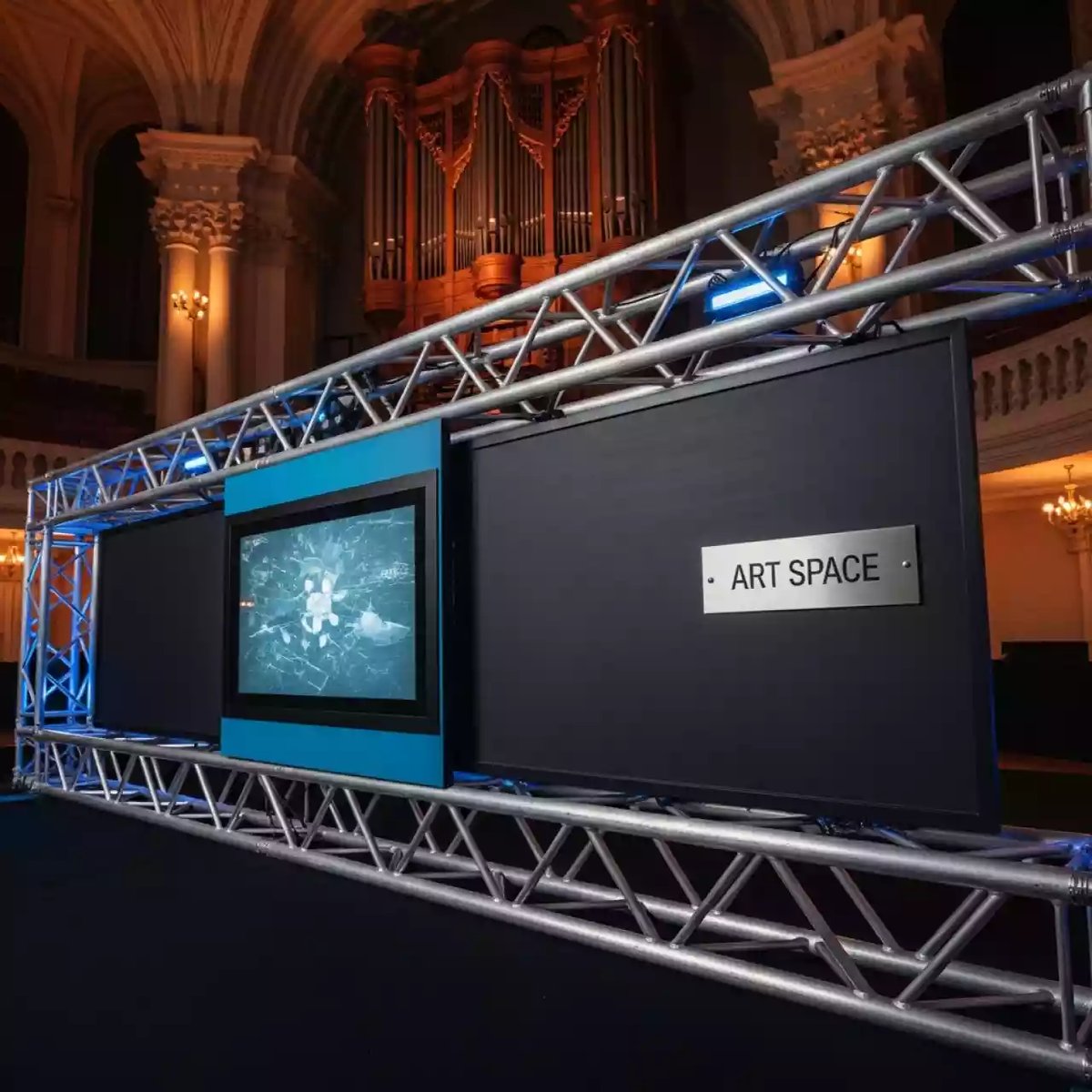 Аренда Рельсовая система меловая Базис для интерактивной доски 4000х1200 мм в Зале органной и камерной музыки — ART SPACE