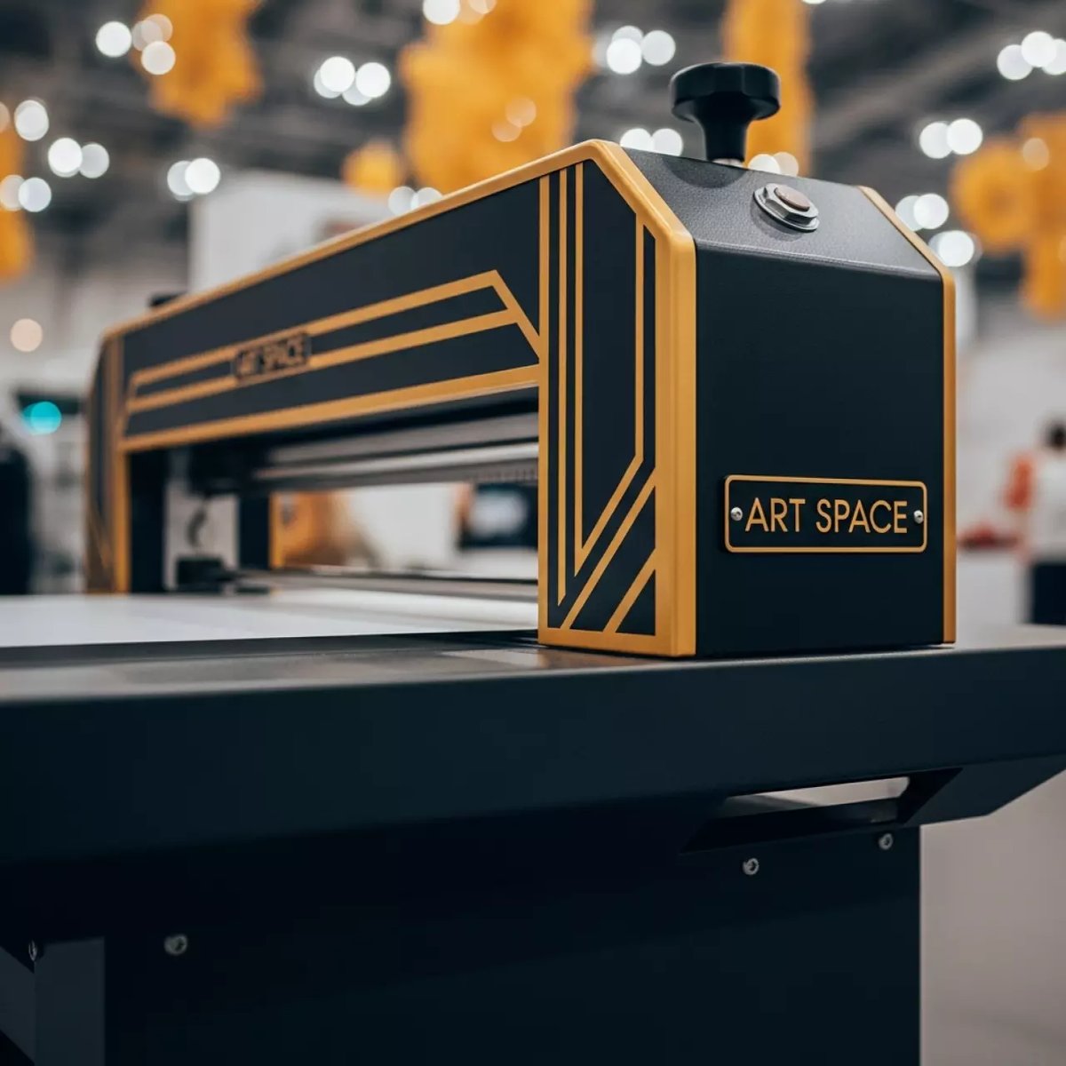 Аренда Резак для бумаги Dapeng QZYK1150DH 10 в VK Stadium Sirius — ART SPACE