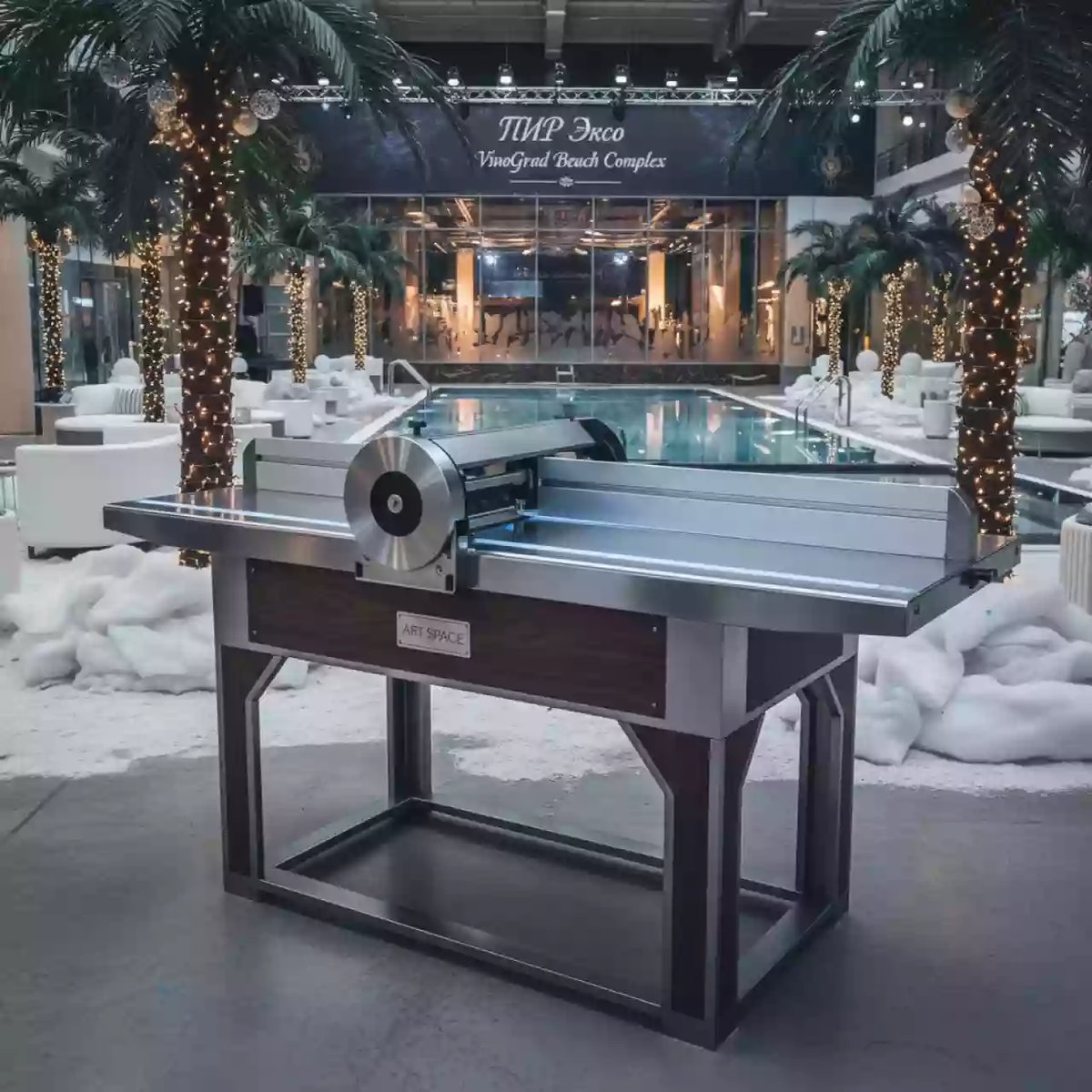 Аренда Резак для бумаги электрический Neolt Electro Trim 200 в пляжном комплексе VinoGrad — ART SPACE