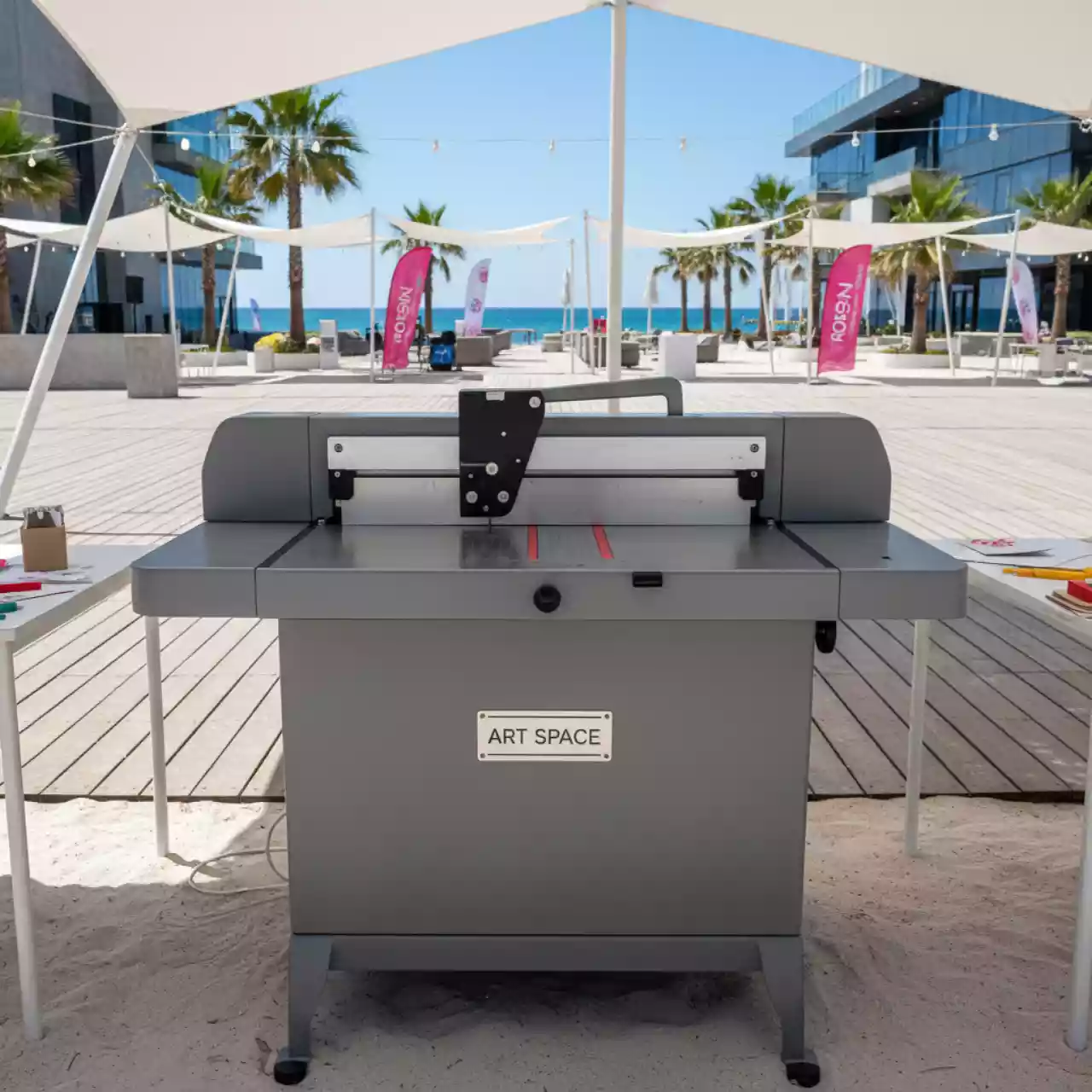 Аренда Резак для бумаги Ideal 5560 в пляжном комплексе VinoGrad — ART SPACE