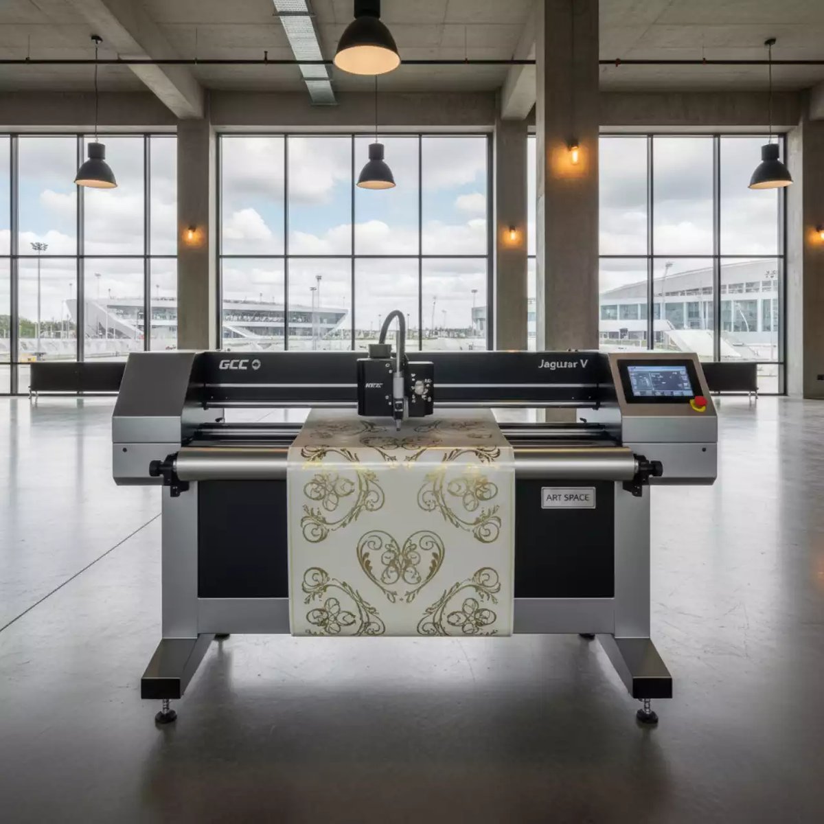 Аренда Режущий плоттер GCC Jaguar V 160 LX в ледовом дворце «Большой» — ART SPACE