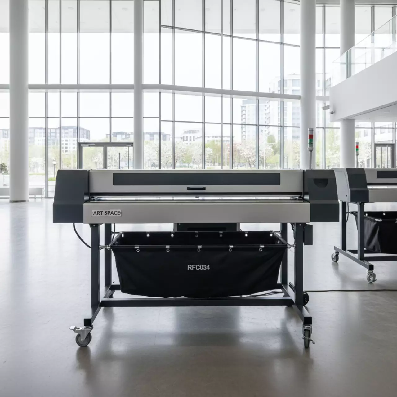 Аренда Режущий плоттер MasterCutter GR8000 180 с корзиной RFC034 в Университете «Сириус» — ART SPACE