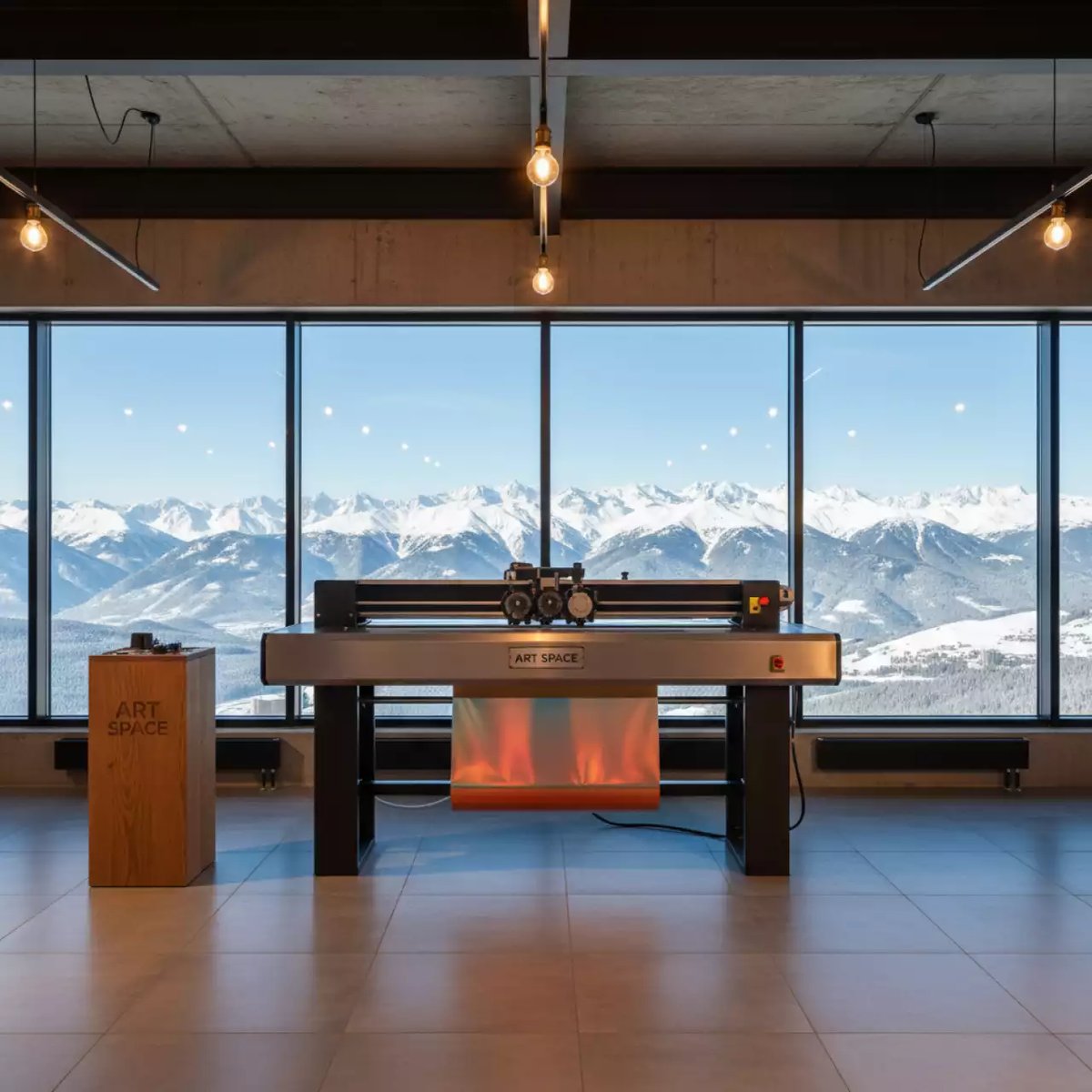 Аренда Режущий плоттер Vektor HC 1290 на площадке Rosa Peak (2320м) — ART SPACE