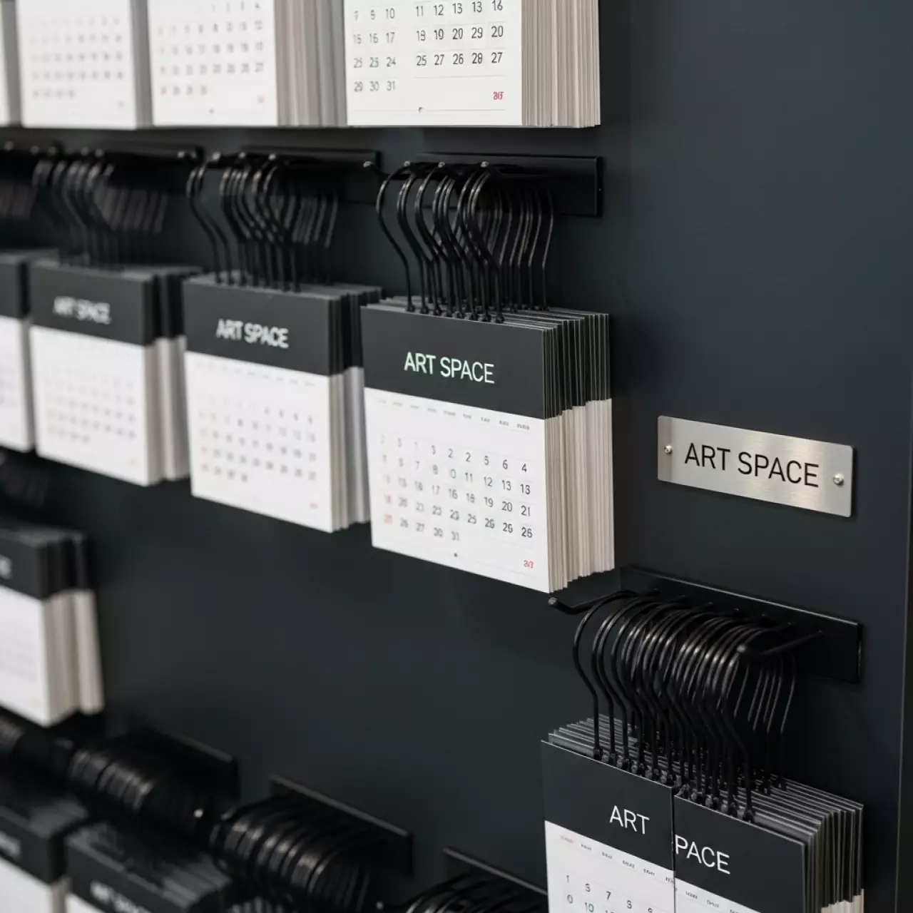 Аренда Ригель для календаря 250 мм черный 100 штук в Sport Inn Hotel & Wellness — ART SPACE