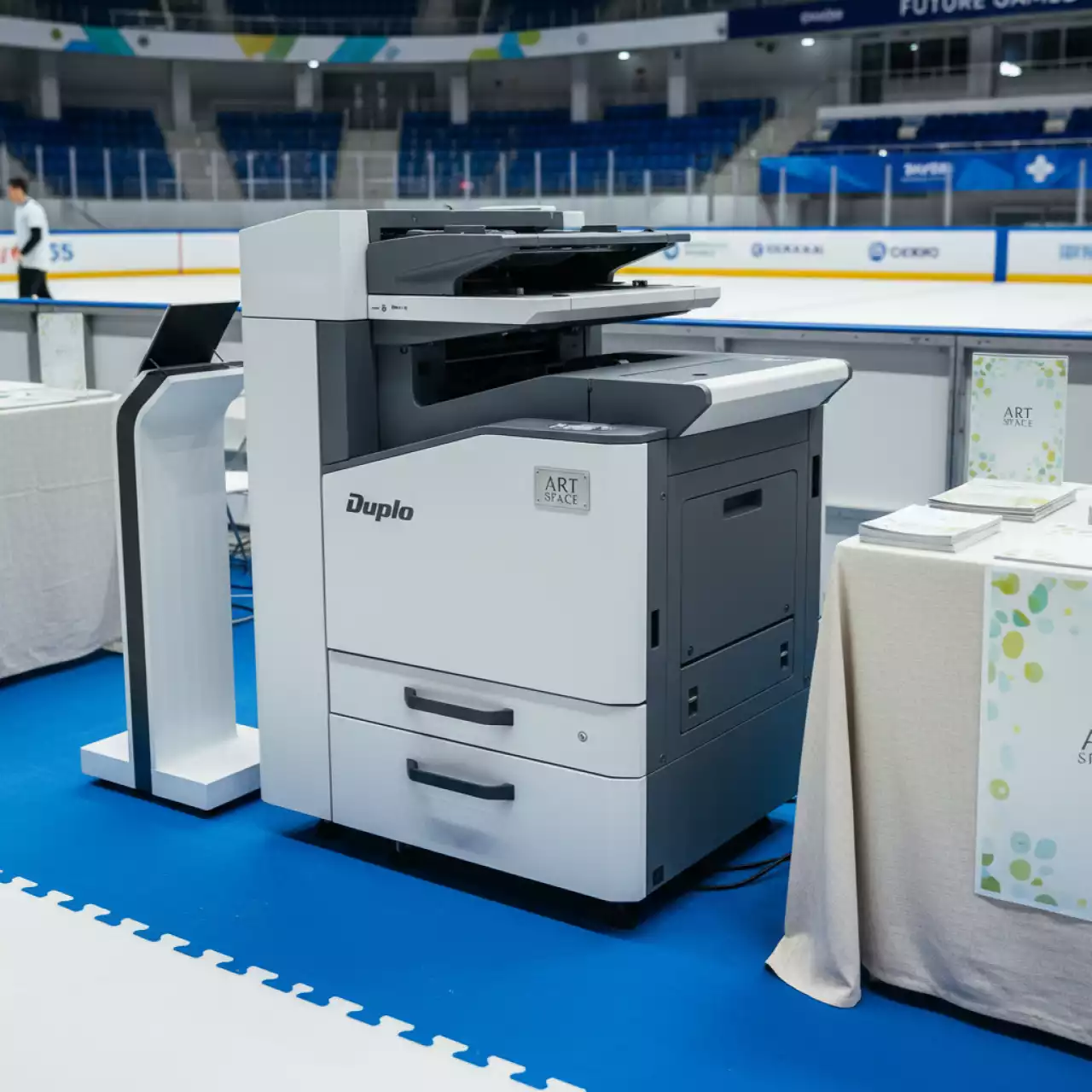 Аренда Ризограф Duplo DP X850 в ледовой арене «Шайба» — ART SPACE
