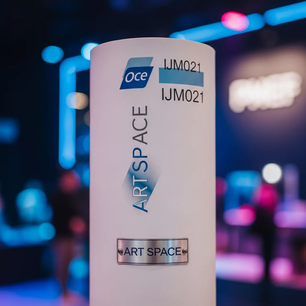 Аренда Рулонная бумага без покрытия Oce Standard Paper IJM021 90 г м² 841x110 м на пляжных клубах Хосты — ART SPACE