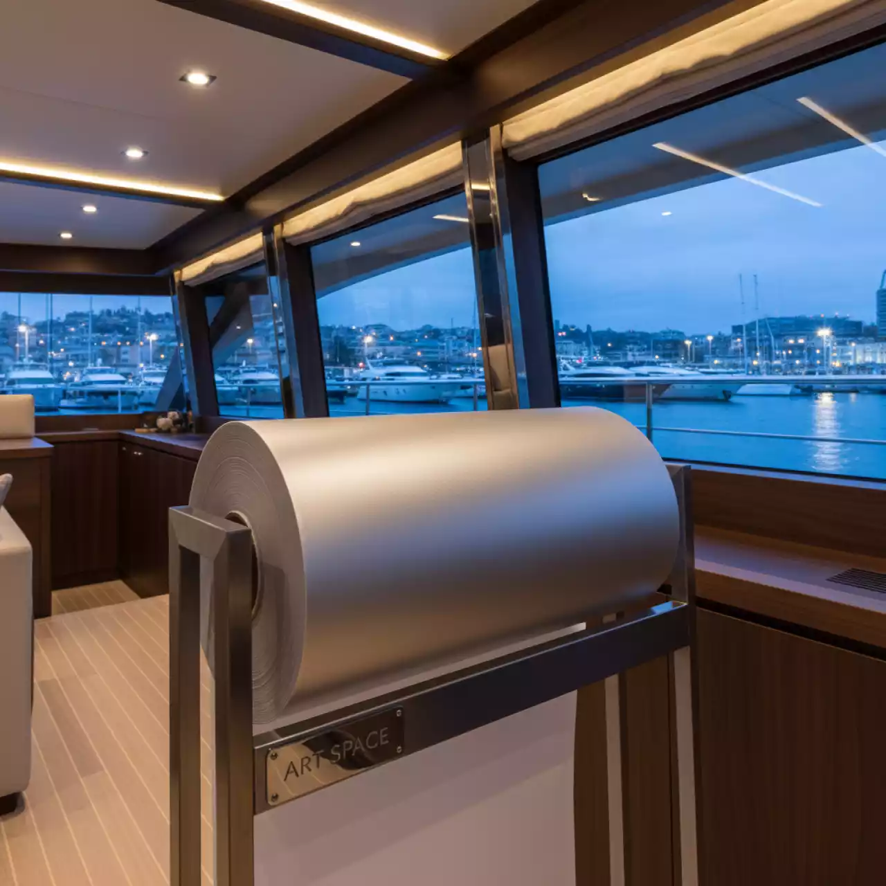 Аренда Рулонная бумага для плоттера Canon Satin Photo Paper PEFC 200 г м2 0,432x30 м на VIP-яхте (Имеретинский порт) — ART SPACE