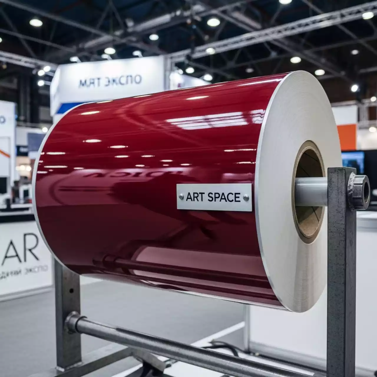 Аренда Рулонная пленка для горячего ламинирования глянцевая 30 мкм 317 мм 300 м 1,25 мм в усадьбе Голицына — ART SPACE