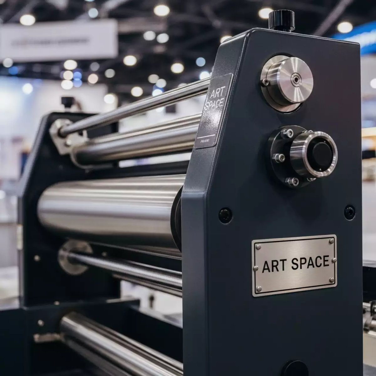 Аренда Рулонный ламинатор Foliant Taurus 760SF в VK Stadium Sirius — ART SPACE