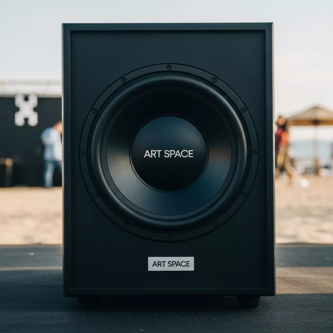 Аренда Сабвуфер Behringer B1800XP активный на пляже «Мандарин» — ART SPACE