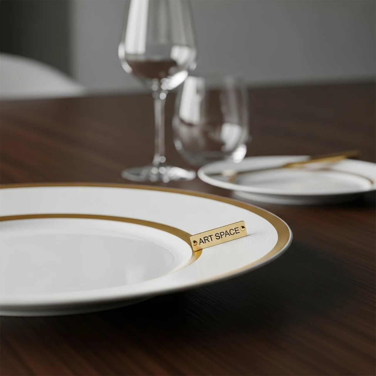 Аренда Салатник Беладонна белый с золотой каймой 20х6,5 см в Mövenpick Hotel — ART SPACE