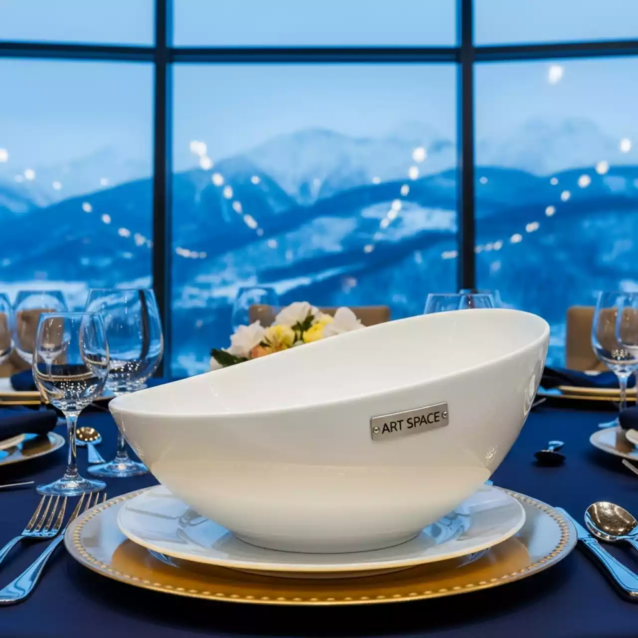 Аренда Салатник Капля фарфоровый 1300 мл h 55 мм l 233 мм b 290 мм в Skypark Sochi — ART SPACE