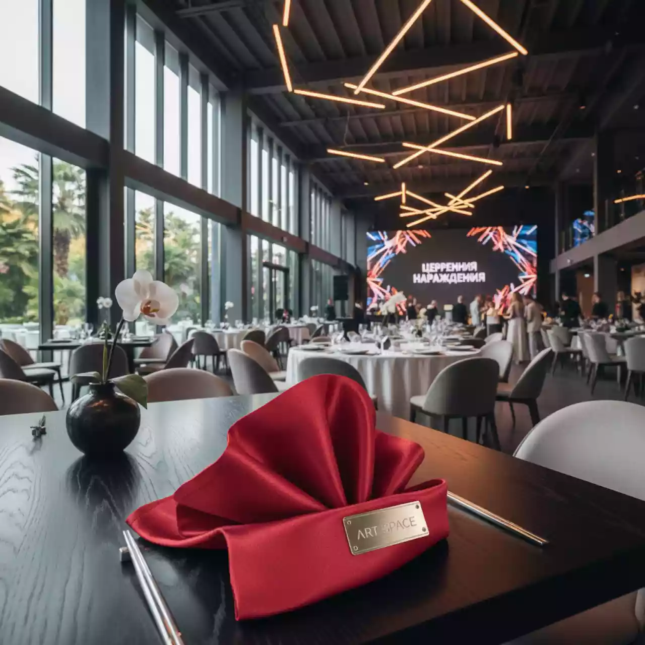 Аренда Салфетка 45х45 см атласная красная в санатории «Заполярье» — ART SPACE