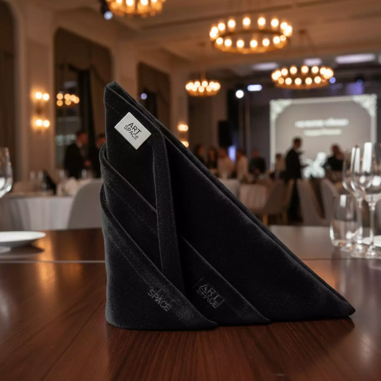 Аренда Салфетка банкетная "Бархат" черная на вилле «Анна» — ART SPACE