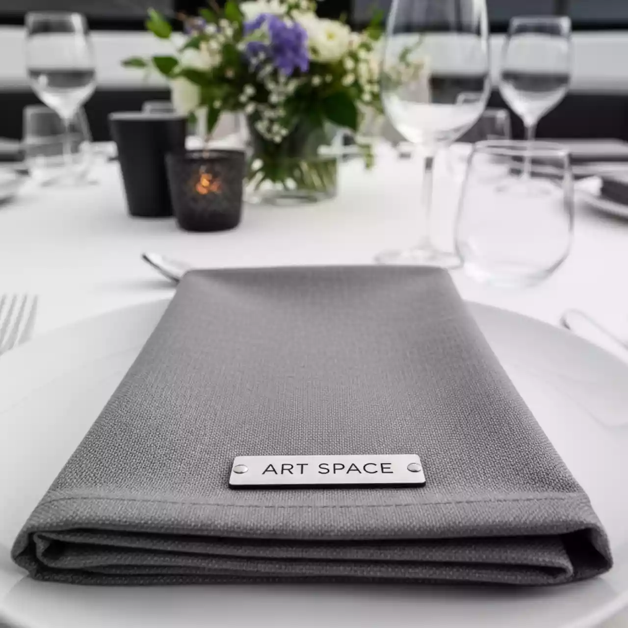 Аренда Салфетка габардиновая Рондо стальная серая на VIP теплоходе (Морпорт Сочи) — ART SPACE