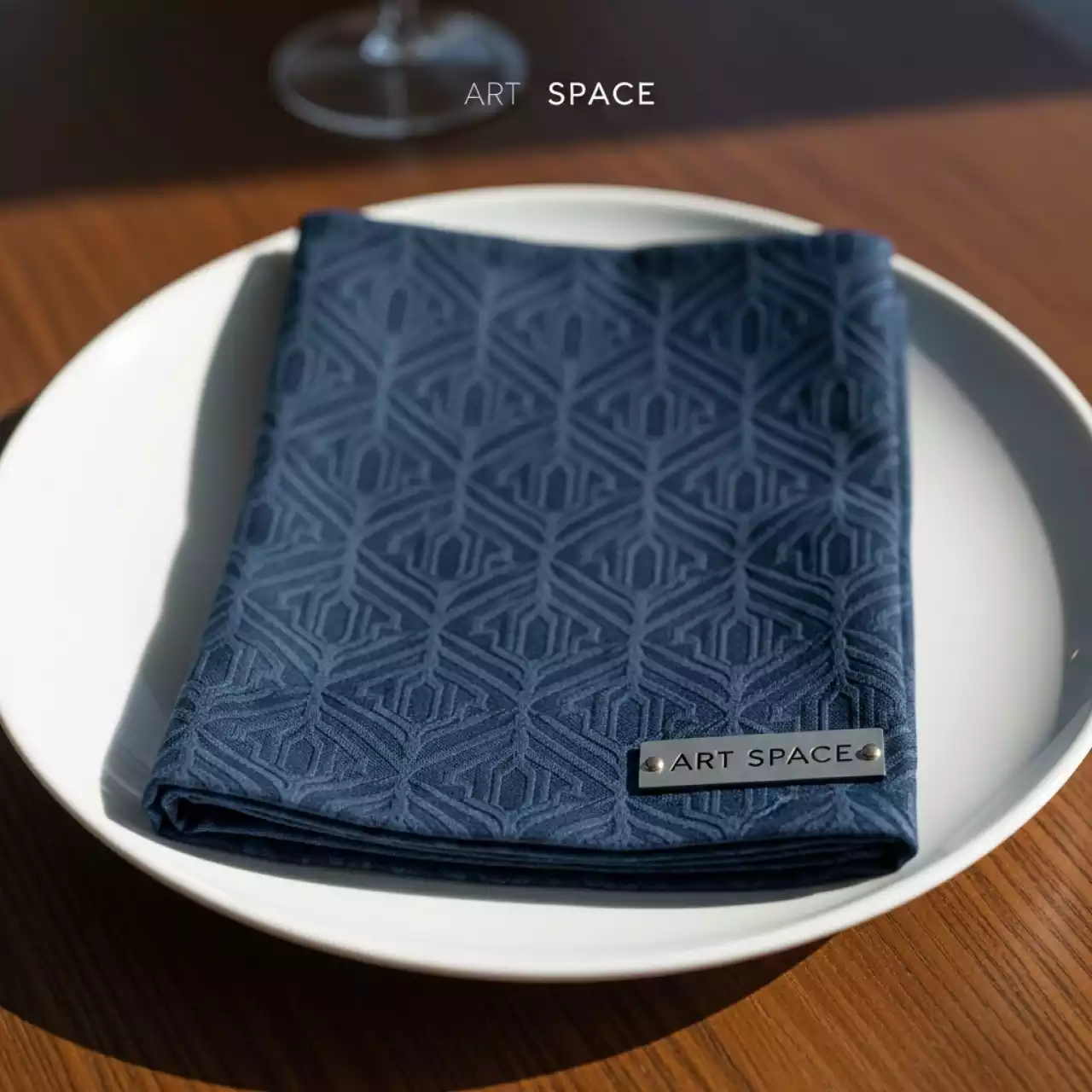 Аренда Салфетка синяя жаккард в Radisson Collection Paradise — ART SPACE