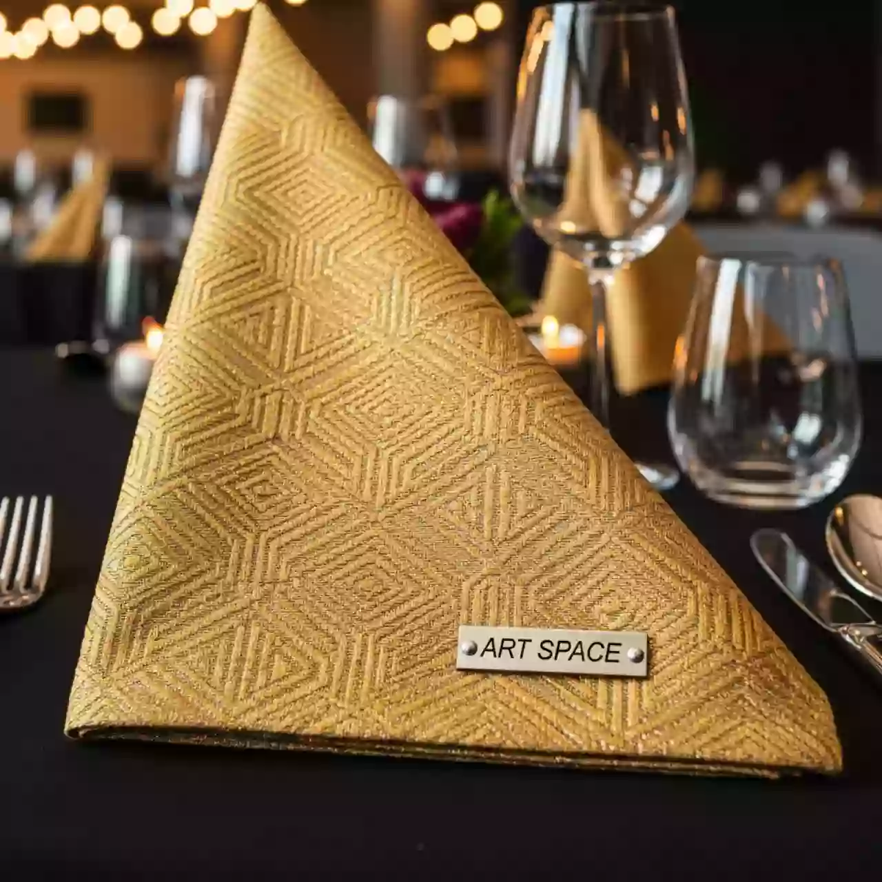 Аренда Салфетка жаккардовая золотая 45х45 см в ресторане «Высота 5642» — ART SPACE