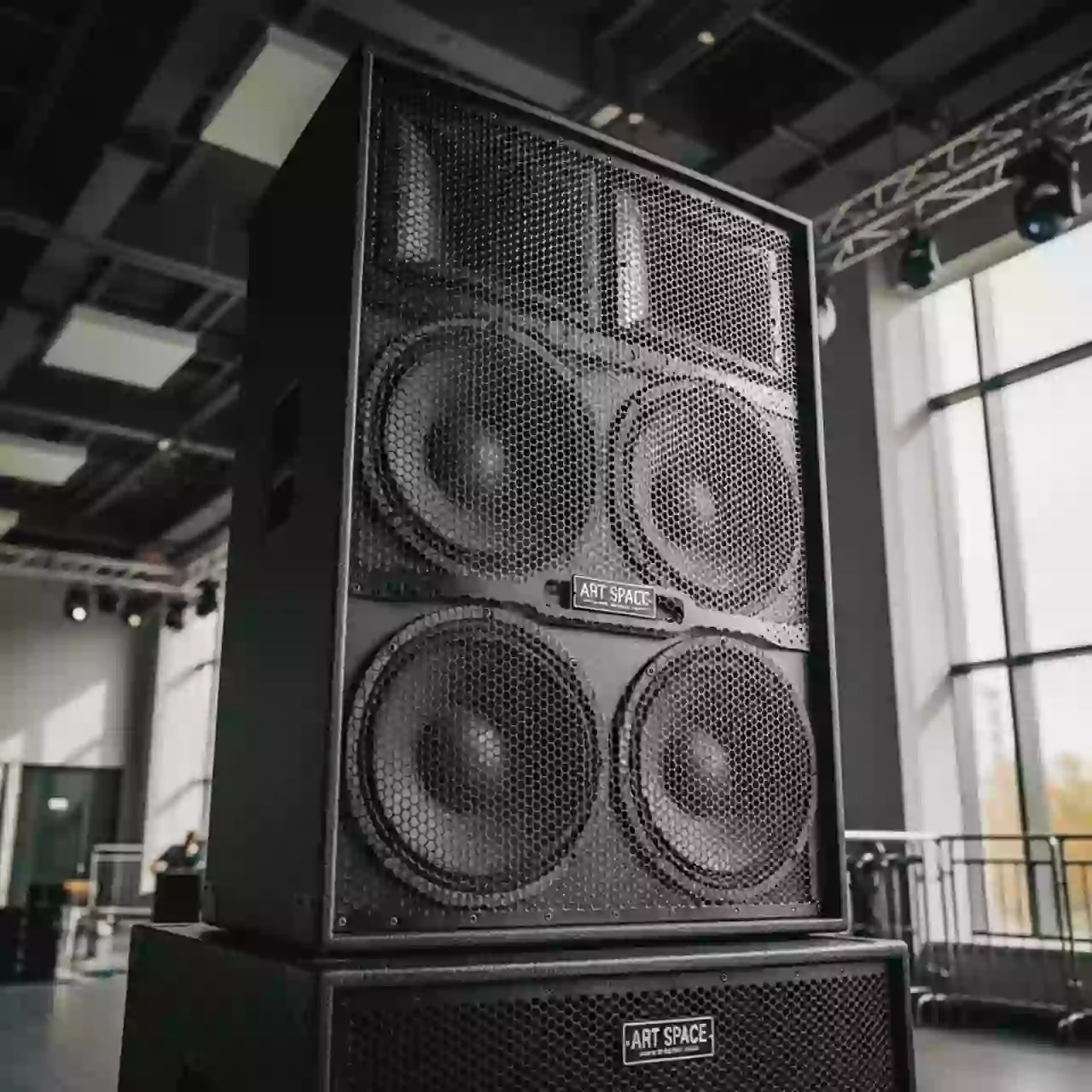 Аренда Сателлит пассивный Electro Voice TX 2152 в Courtyard by Marriott Sochi — ART SPACE