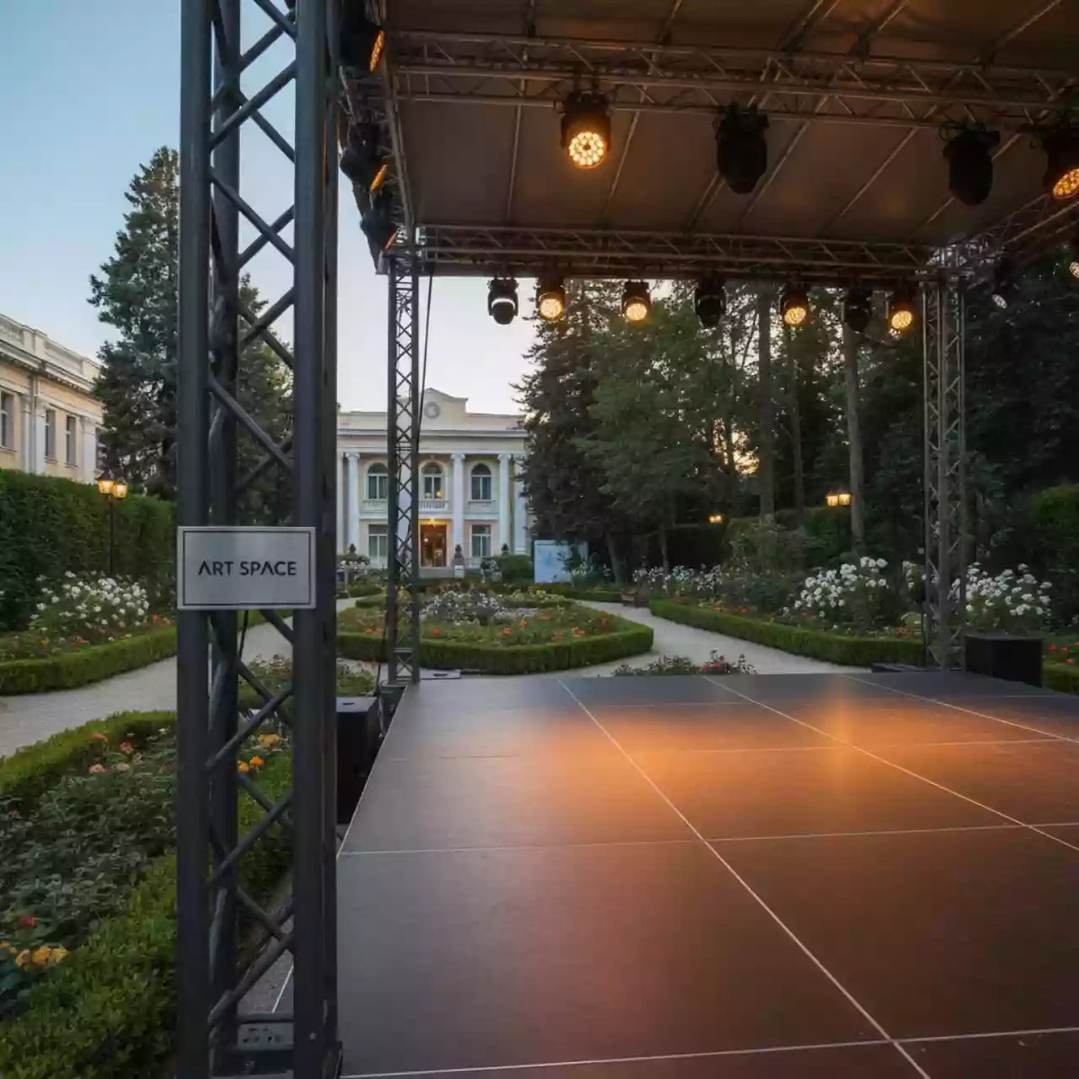 Аренда Сцена 3,5х4,5 м в санатории «Сочи» — ART SPACE