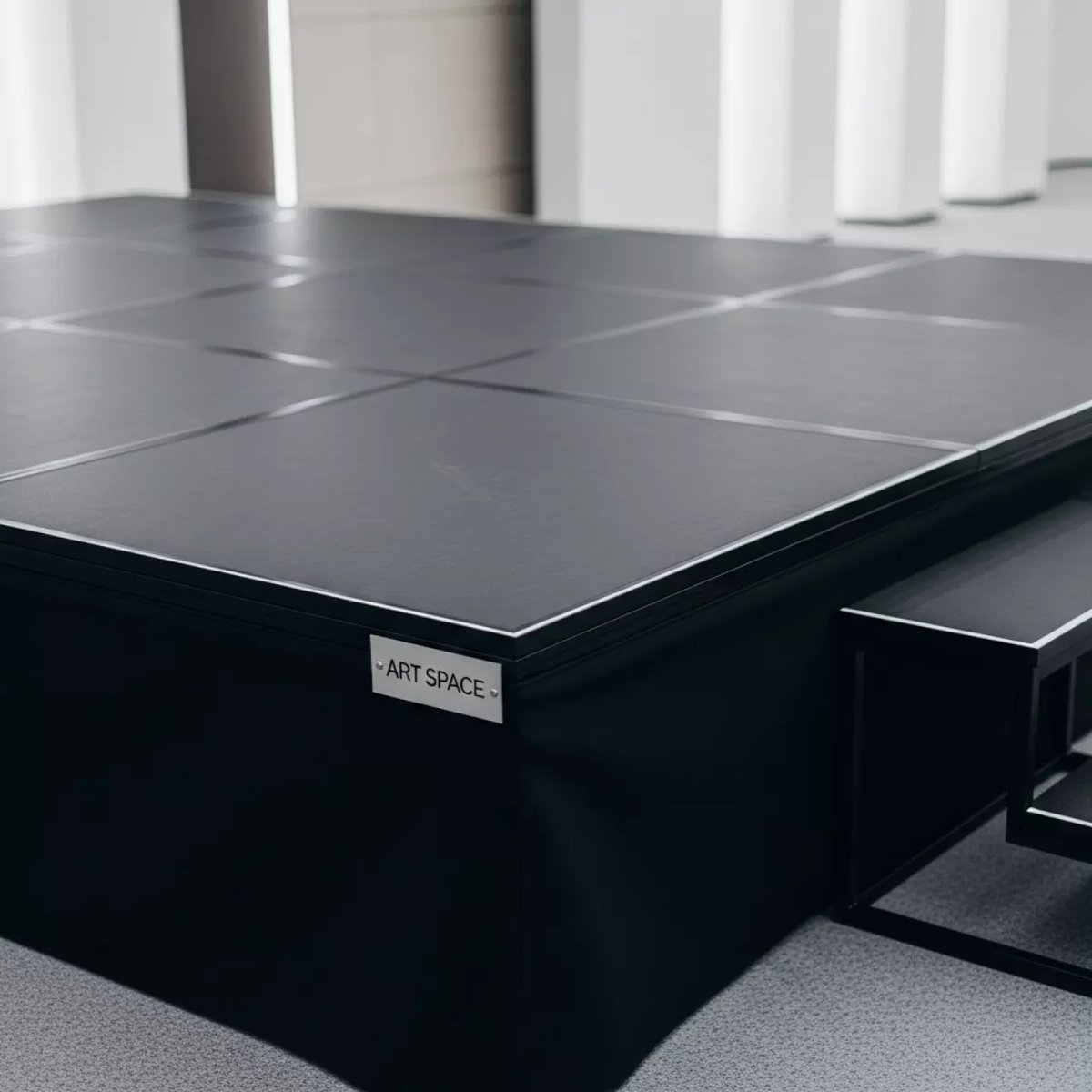 Аренда Сцена 3х2 м в ОКЦ «Галактика» — ART SPACE