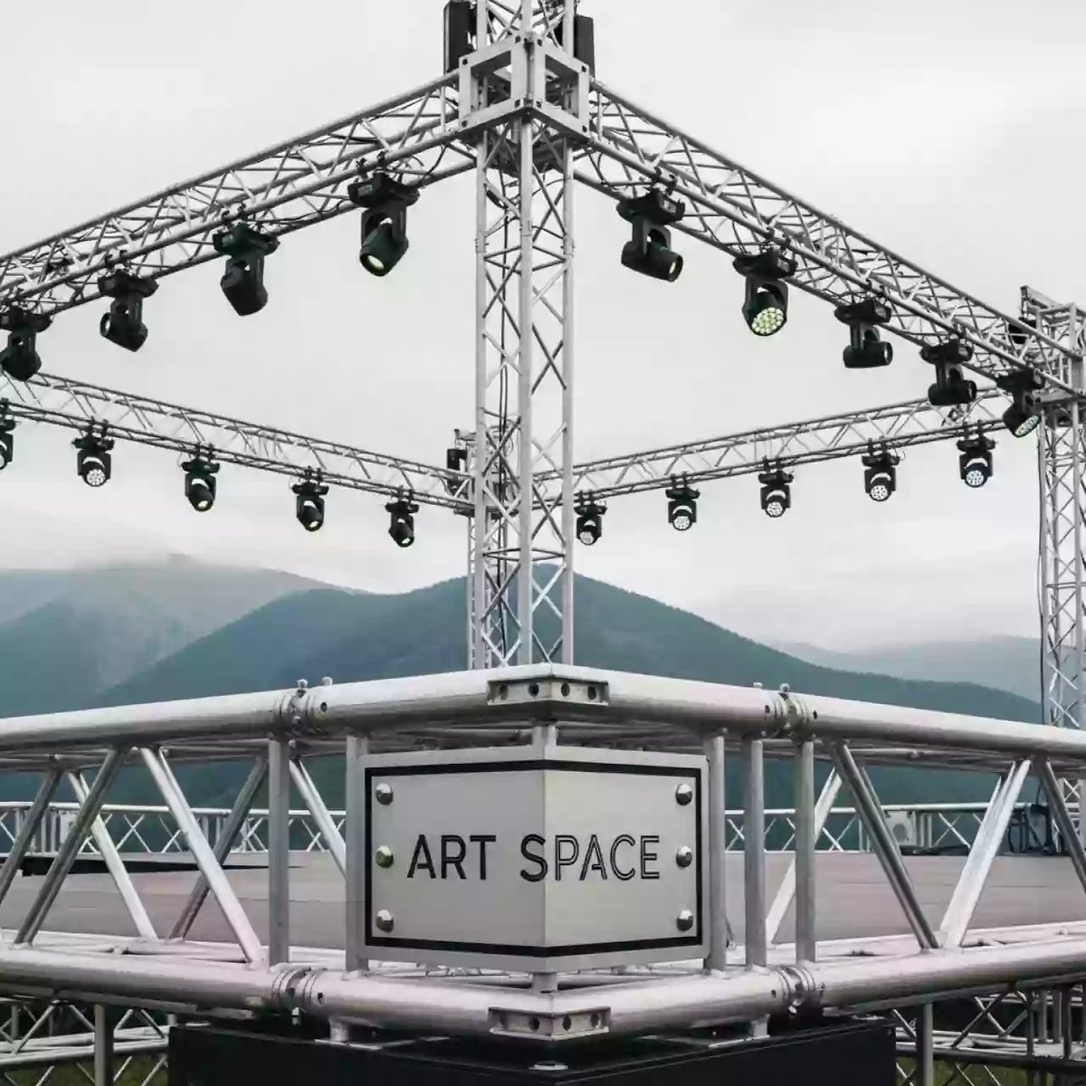 Аренда Сцена 6х4 м из ферм в Novotel Resort — ART SPACE