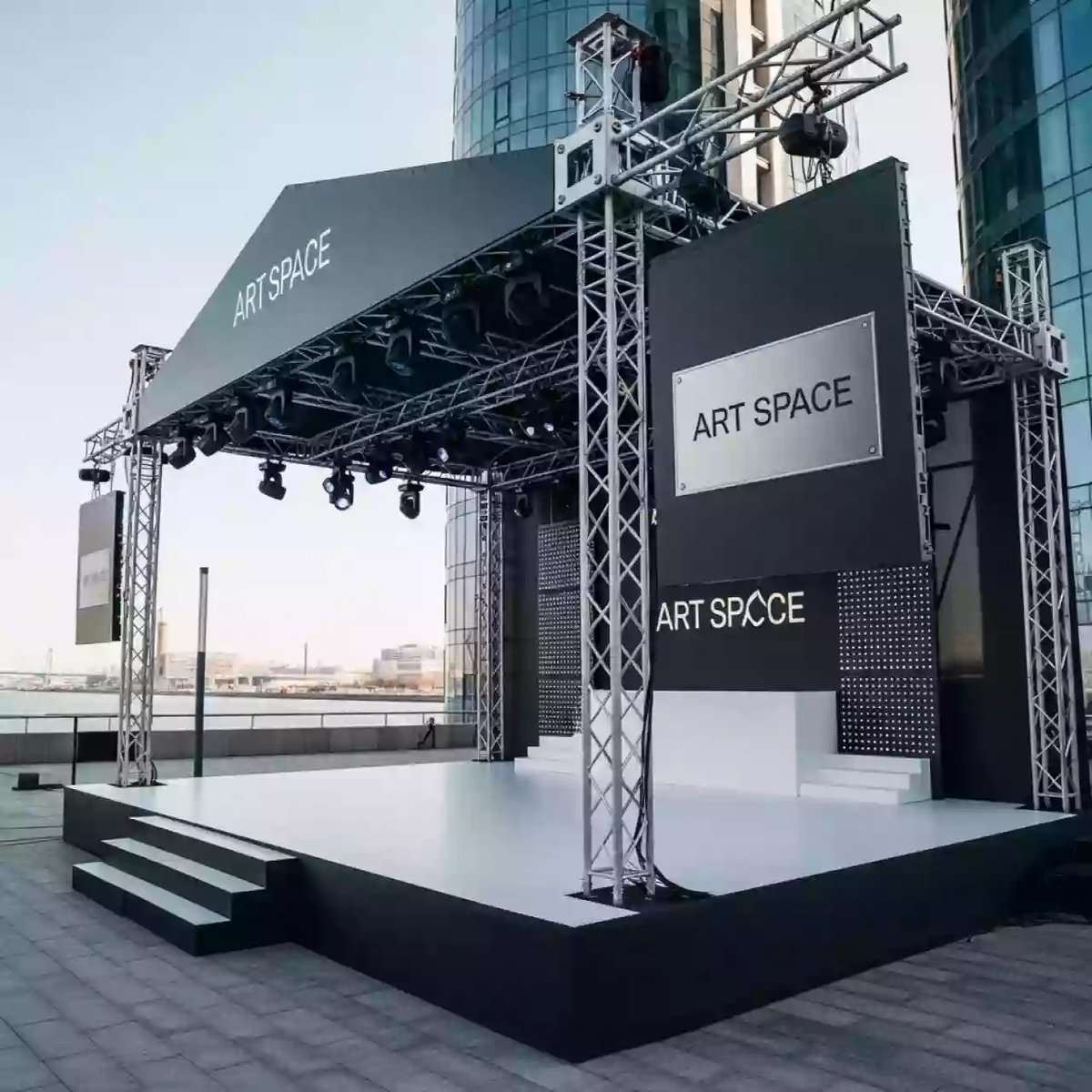 Аренда Сцена 8х6 м для мероприятий на Имеретинской набережной — ART SPACE