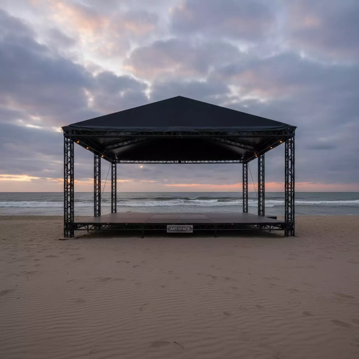 Аренда Сцена односкатная 14х10 м черная на пляже «Маяк» — ART SPACE