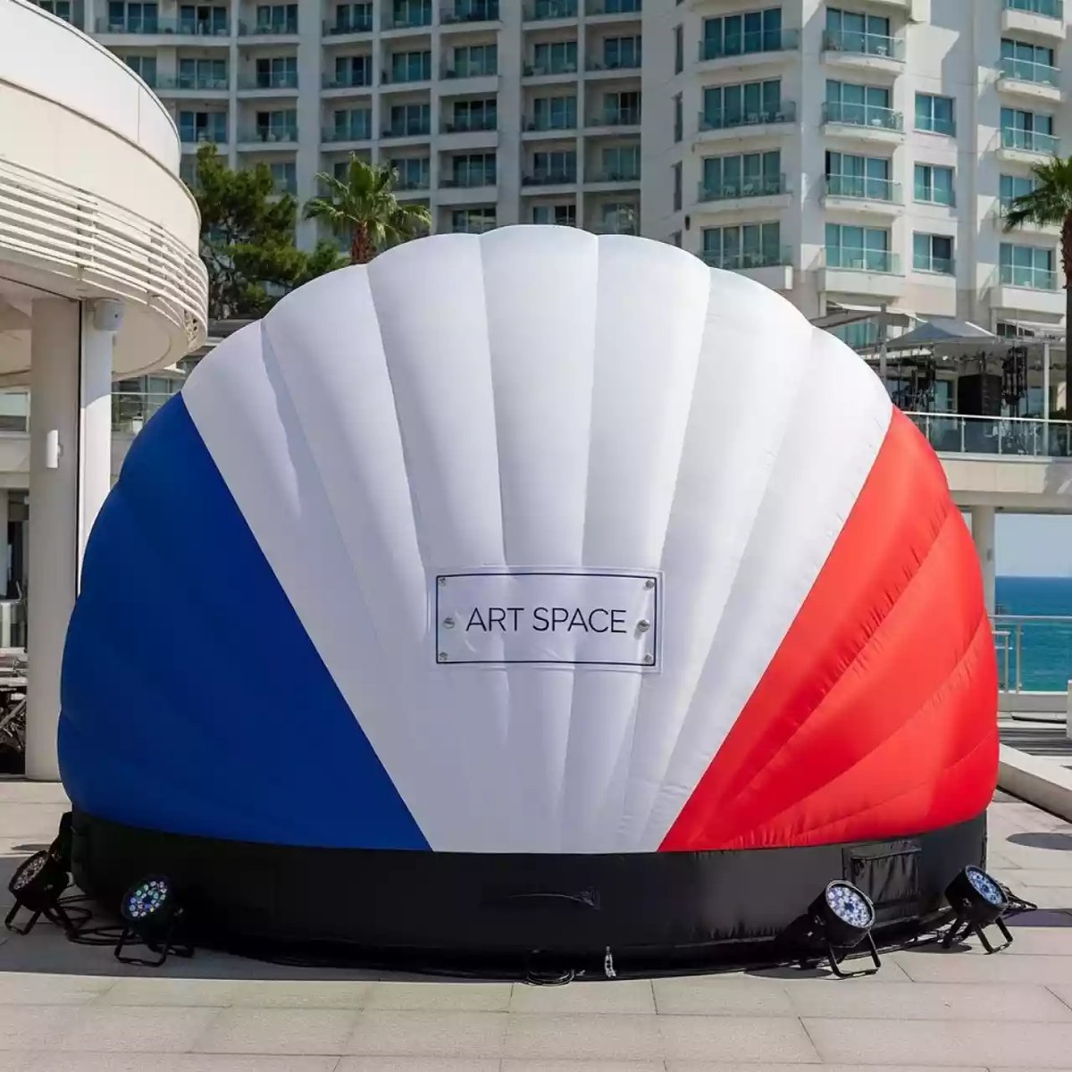 Аренда Сцена ракушка надувная триколор 6х3х3 м в Pullman Sochi Centre — ART SPACE