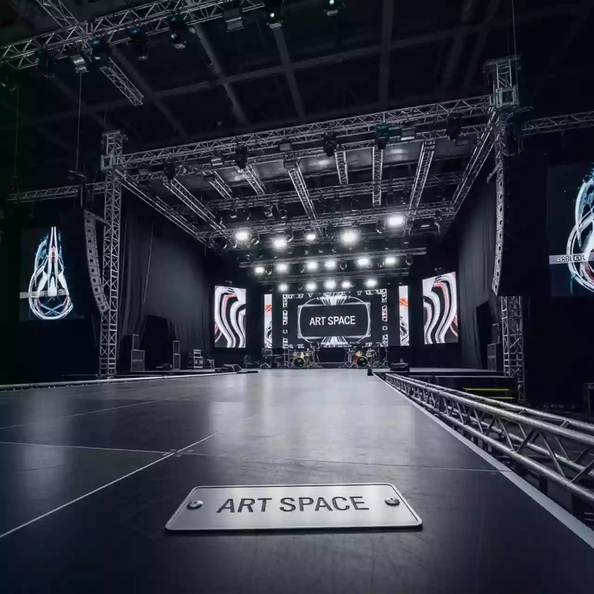 Аренда Сцена разборная для концерта 10х8 в Red Arena — ART SPACE