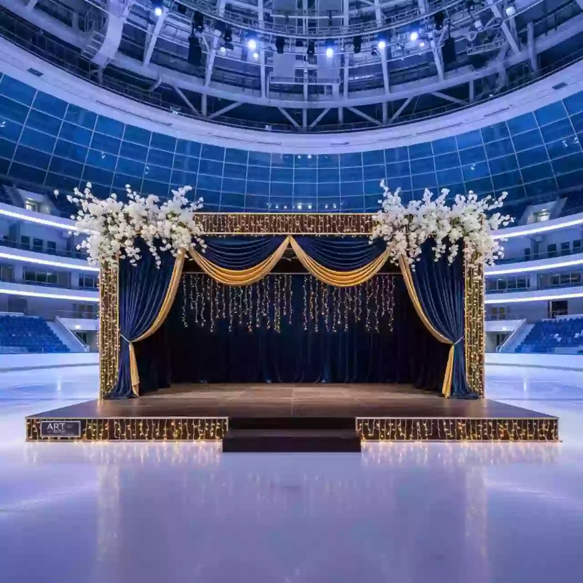 Аренда Сцена разборная для выступлений 6х4 в Ледовом дворце «Айсберг» — ART SPACE