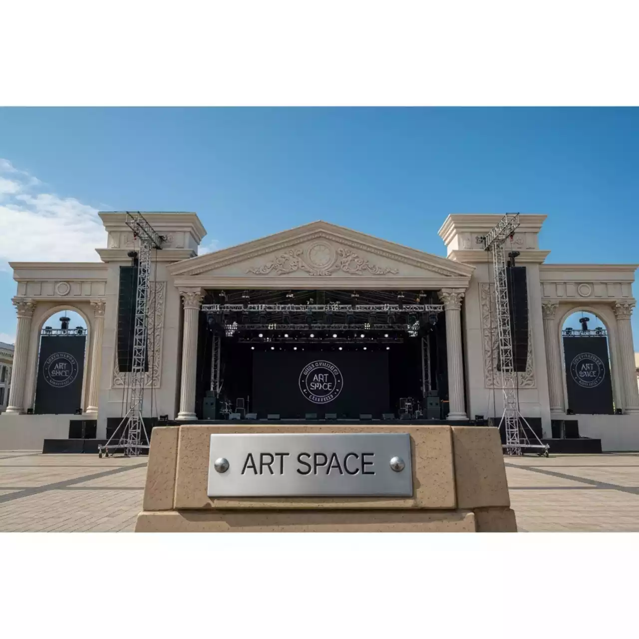 Аренда Сцены для улицы на Медальной площади — ART SPACE