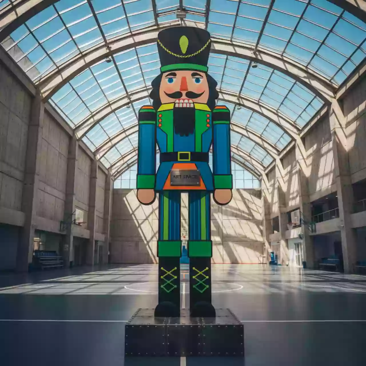 Аренда Щелкунчик плоский в МФК «Горный» — ART SPACE