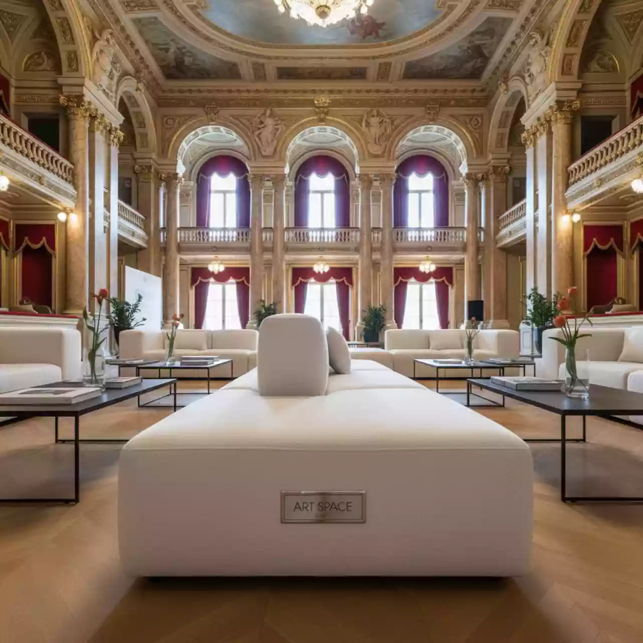 Аренда Секция модульная rhyme белая в Зимнем театре — ART SPACE