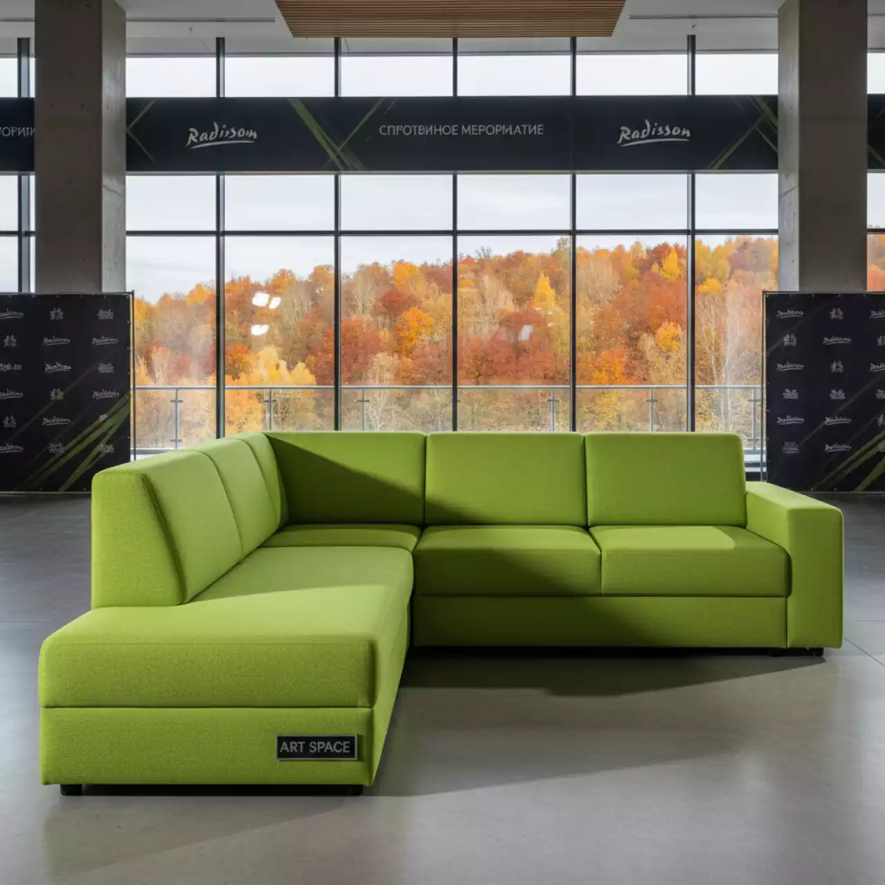 Аренда Секция угловая левая Block Lime зеленого цвета в отеле Radisson Lazurnaya — ART SPACE