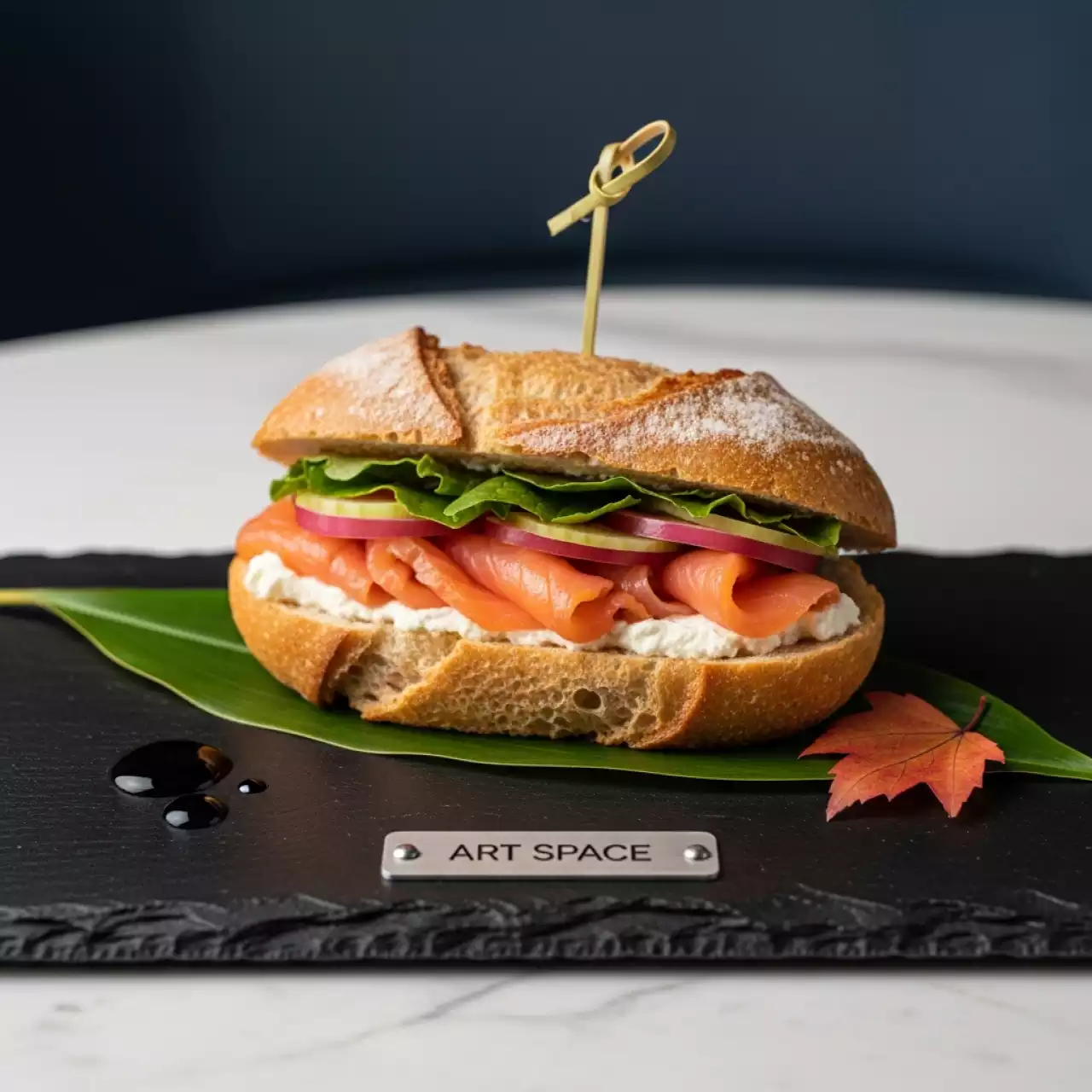 Аренда Сэндвич с семгой в Гранд Отель Поляна — ART SPACE