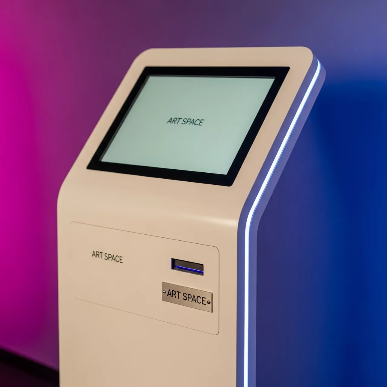 Аренда Сенсорный всепогодный информационный киоск LIGA group LigaSmart IK 32 в ОКЦ «Галактика» — ART SPACE