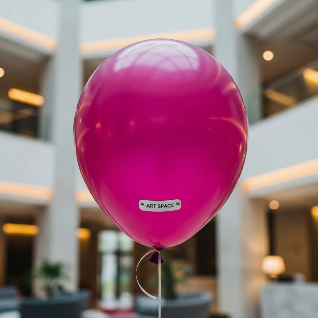 Аренда Шар с гелием 45 см малиновый в Гранд Отель Сочи — ART SPACE
