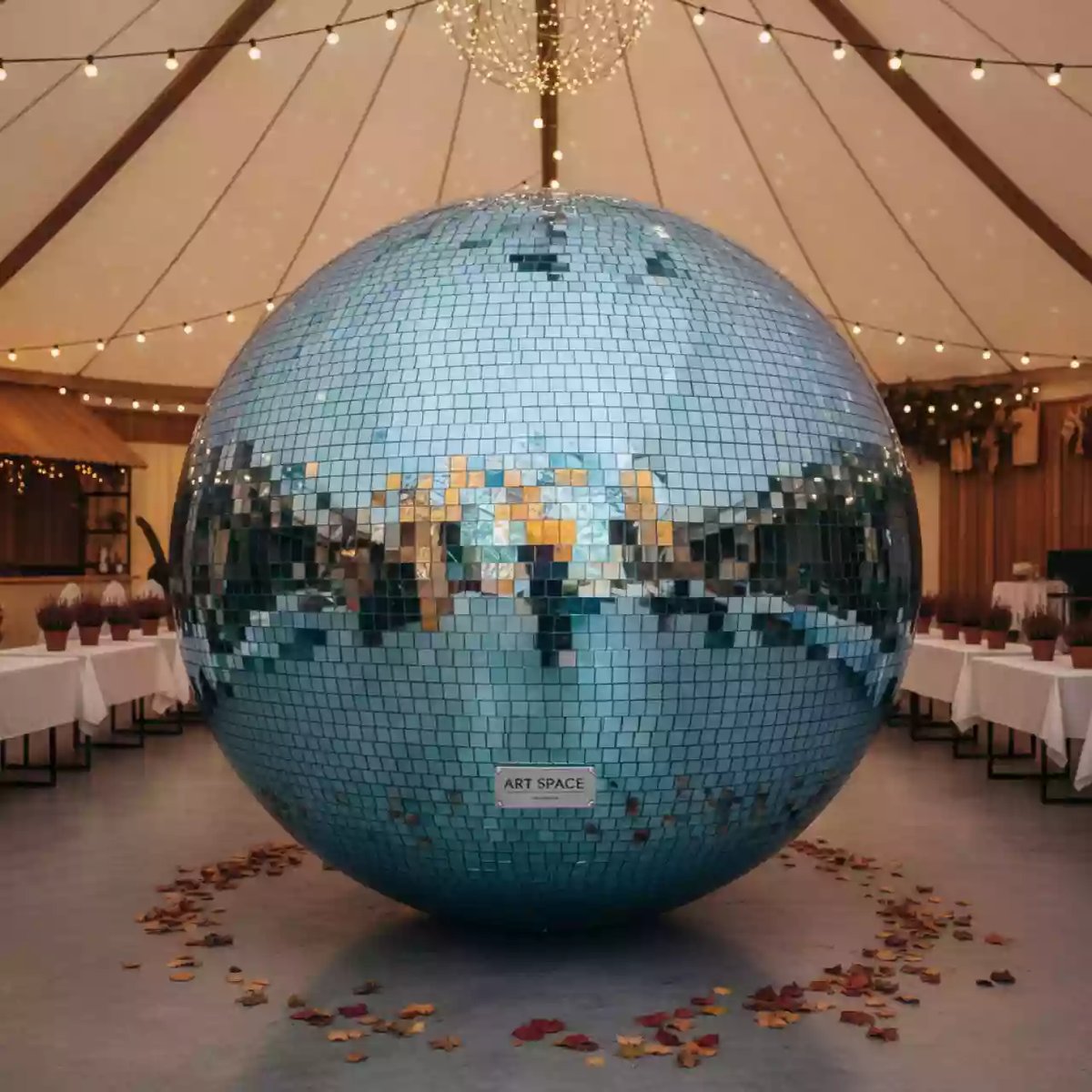Аренда Шар зеркальный цветной или серебряный в этно-парке «Моя Россия» — ART SPACE