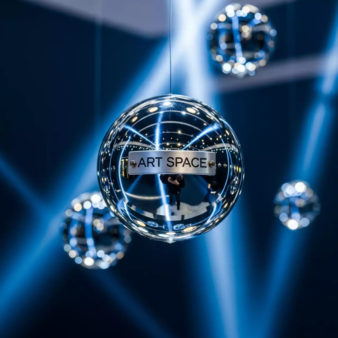 Аренда Шарик зеркальный цветной 8 см в диаметре в банкетном зале «Дельфин» — ART SPACE