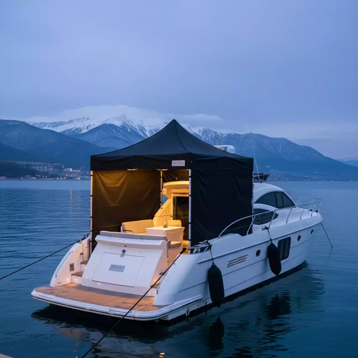 Аренда Шатер Expotent mini 4х4 м черный на VIP-яхте (Имеретинский порт) — ART SPACE