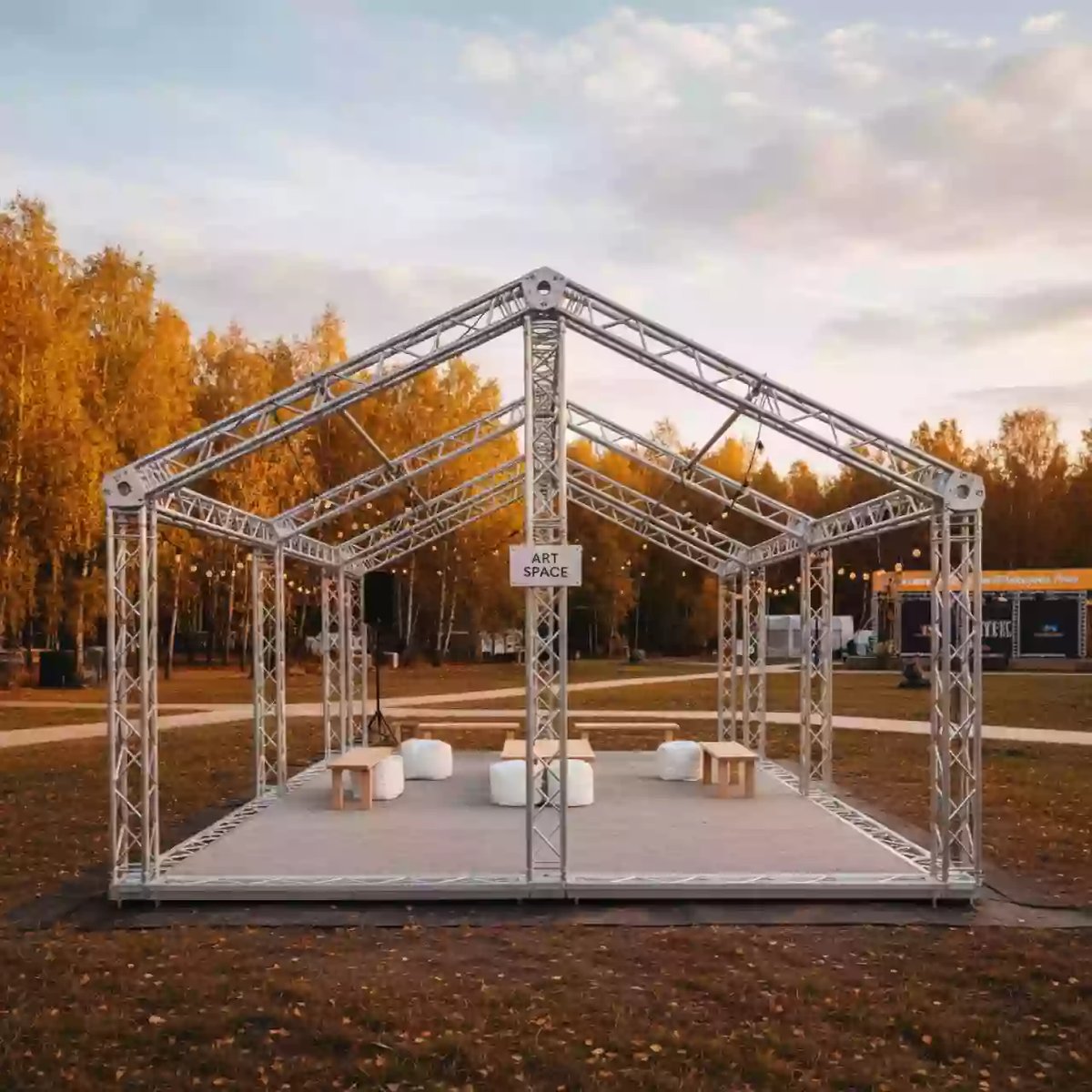 Аренда Шатер из ферм односкатный 12х10 м металлик в ресторане «Плакучая Ива» — ART SPACE