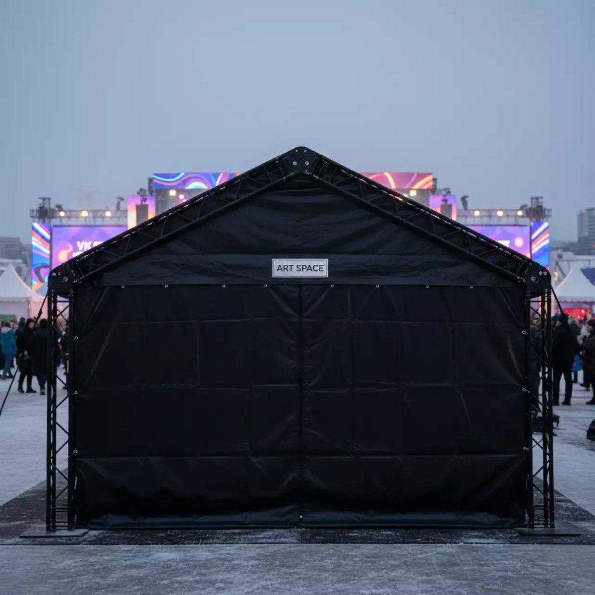 Аренда Шатер из ферм односкатный 4х3 м черный в ледовом дворце «Роза Хутор» — ART SPACE