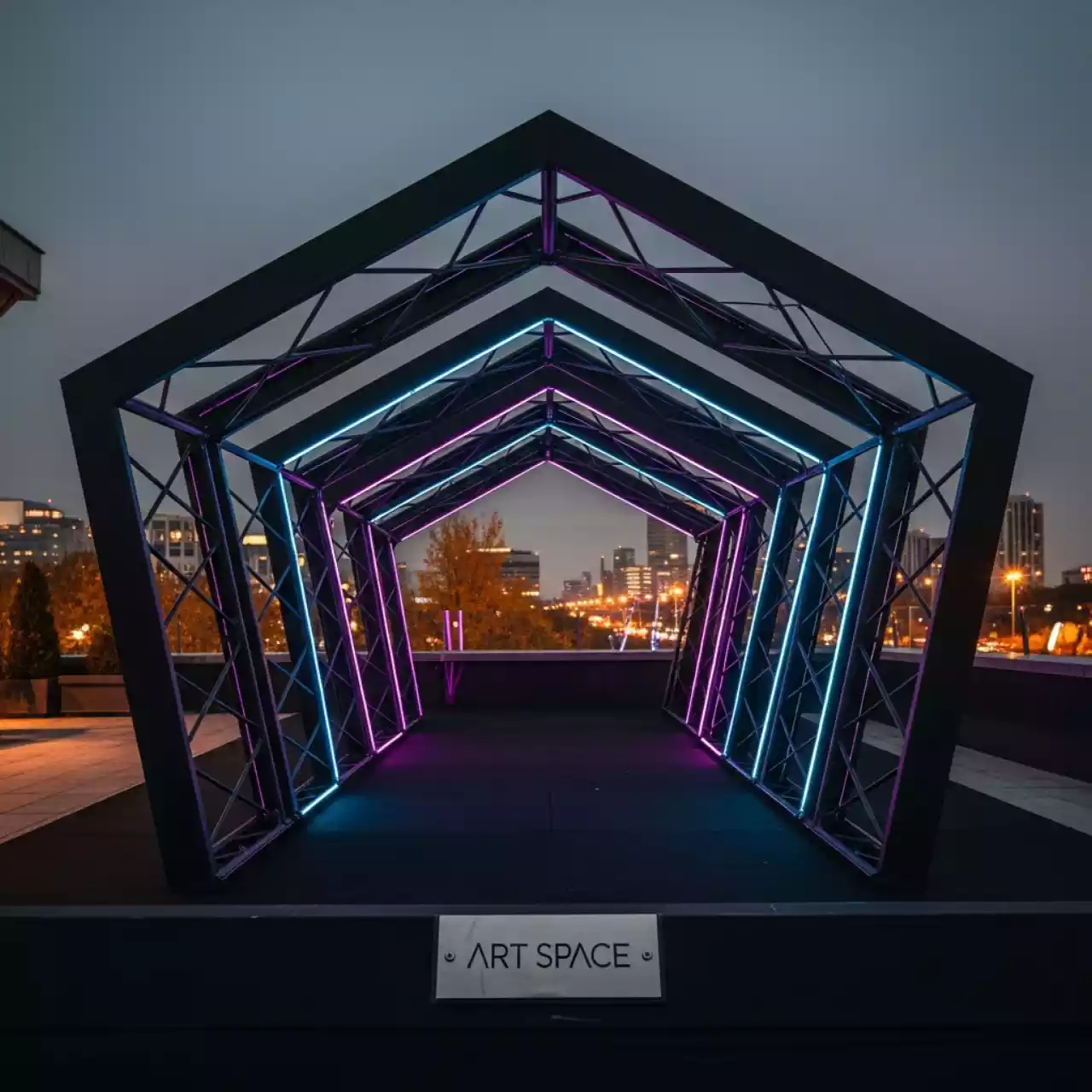 Аренда Шатер тоннельный из ферм 12х10 м черный в ресторане «D.O.M» — ART SPACE