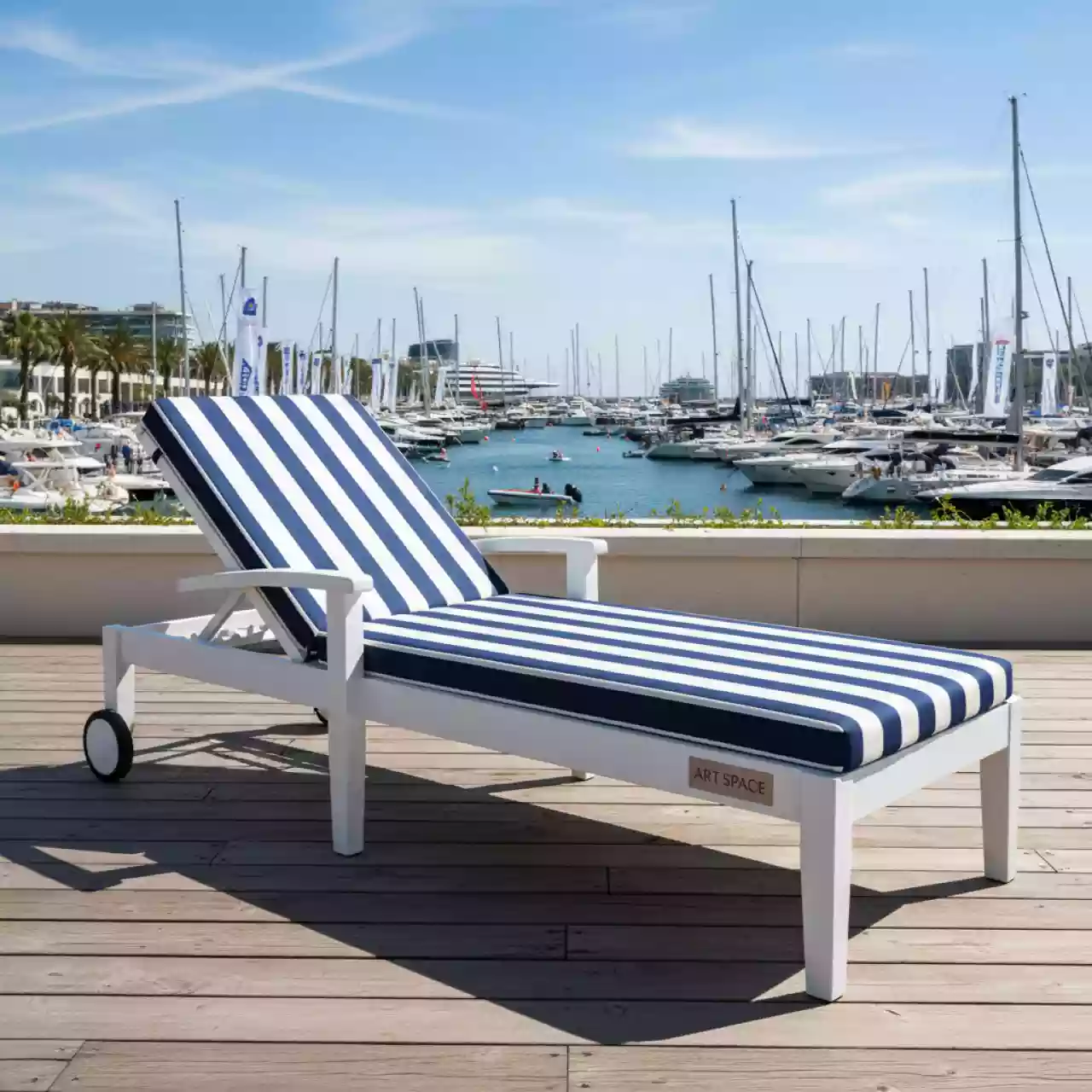 Аренда Шезлонг бело голубой 01 036BL на парусной регате (Сочи) — ART SPACE