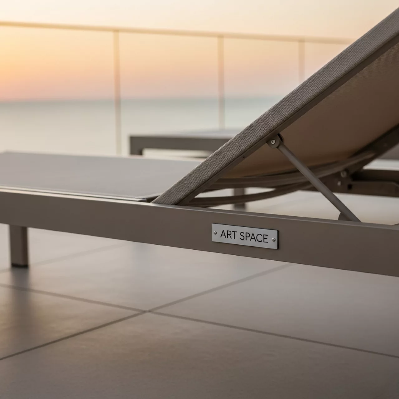 Аренда Шезлонг бежевый без матраса Royal Family AGATA в Pullman Sochi Centre — ART SPACE