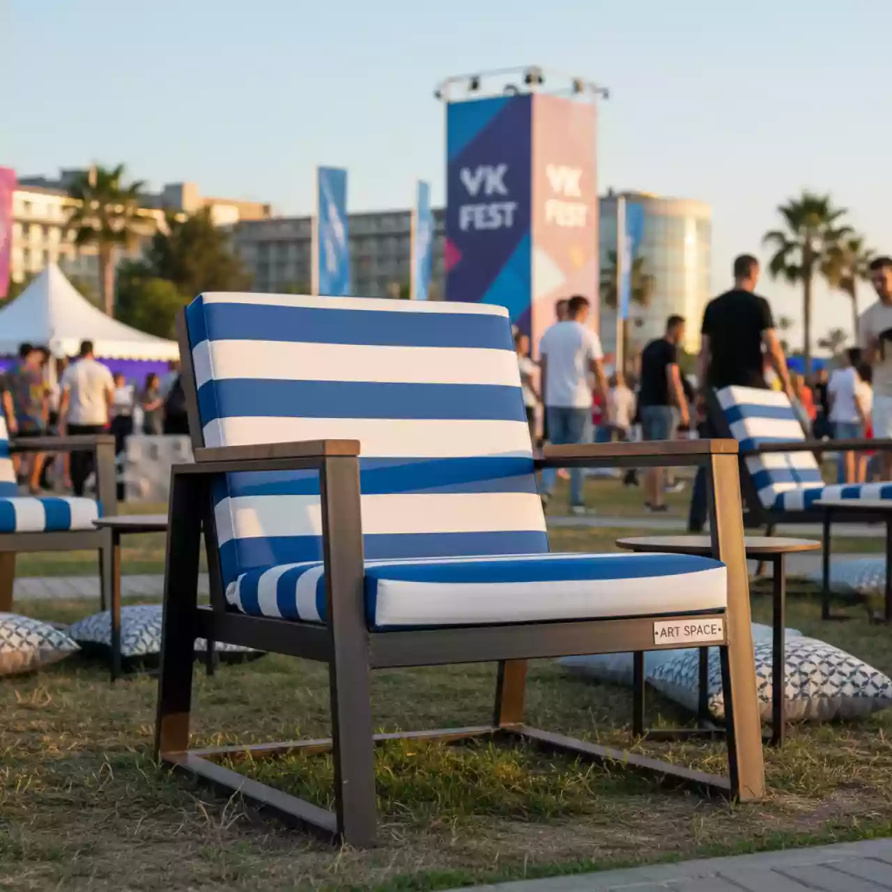 Аренда Шезлонг Blue Stripes в Cosmos Sochi Hotel — ART SPACE