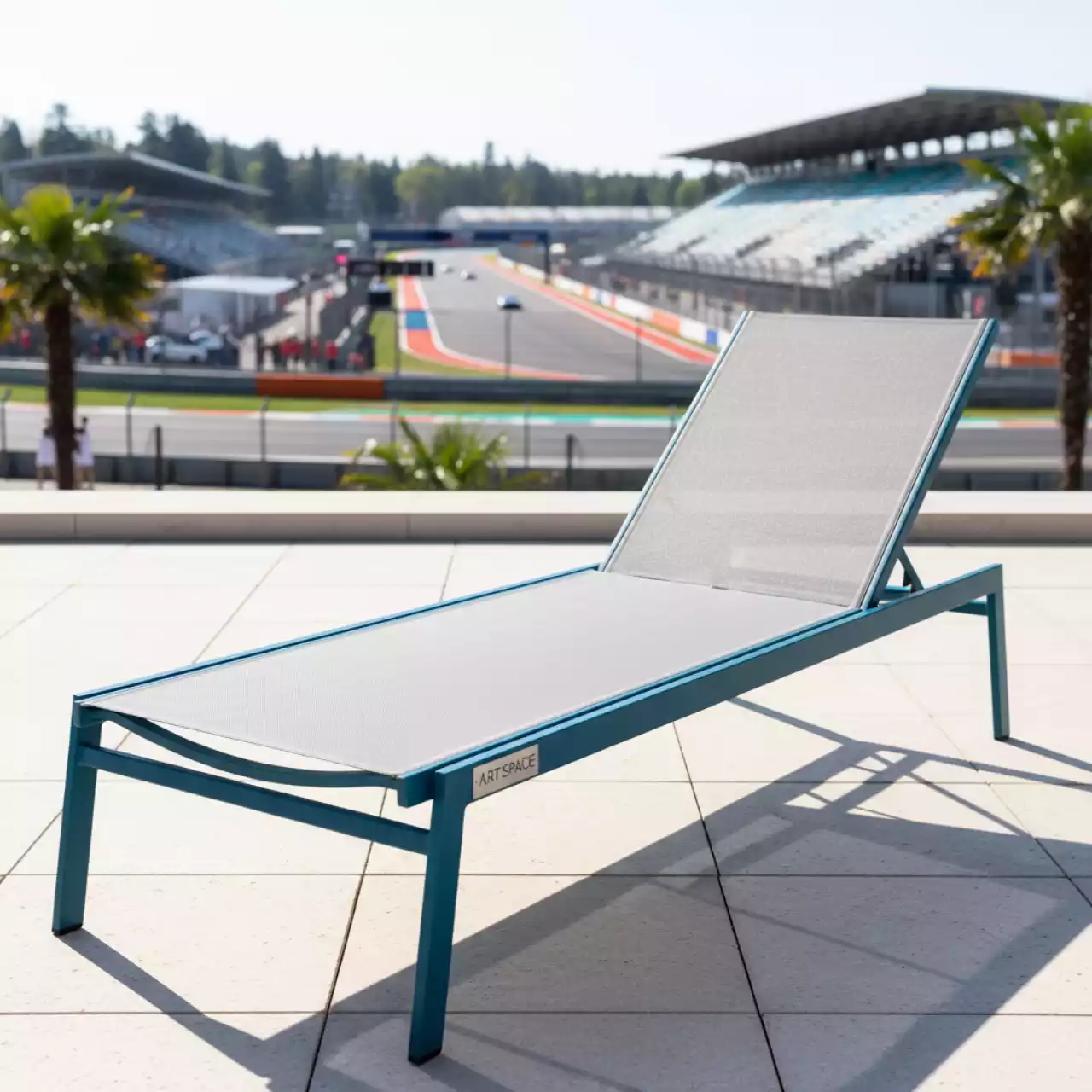 Аренда Шезлонг лежак металлический Aurora на Сочи Автодроме — ART SPACE