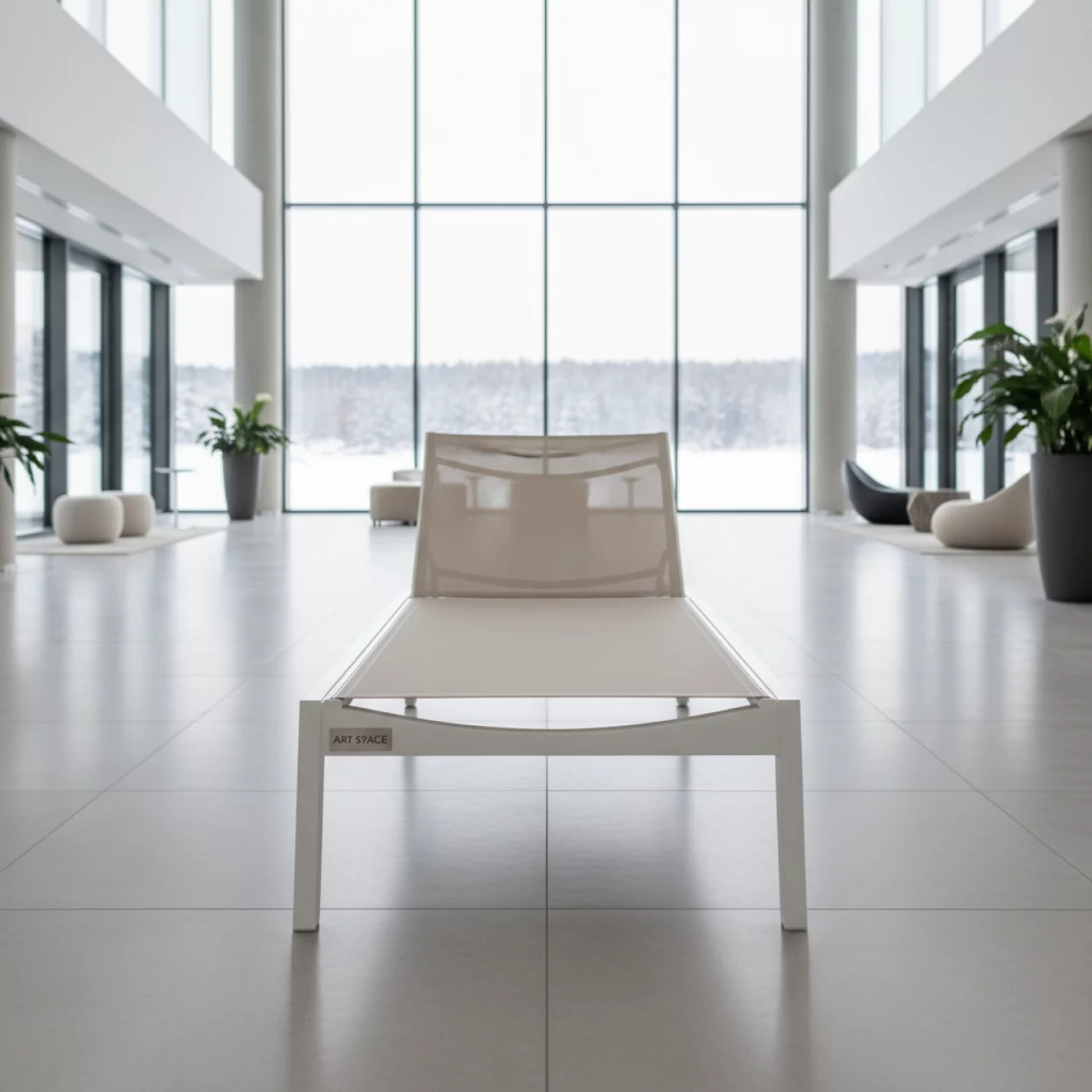 Аренда Шезлонг лежак пластиковый Pacific в Radisson Collection Paradise — ART SPACE