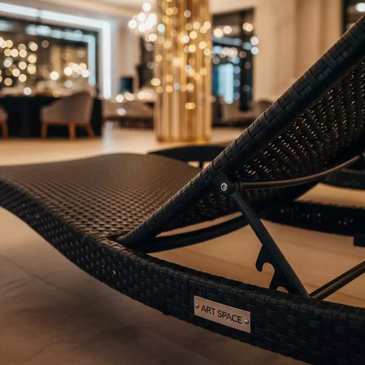 Аренда Шезлонг лежак плетеный Tama в ресторане «Плакучая Ива» — ART SPACE