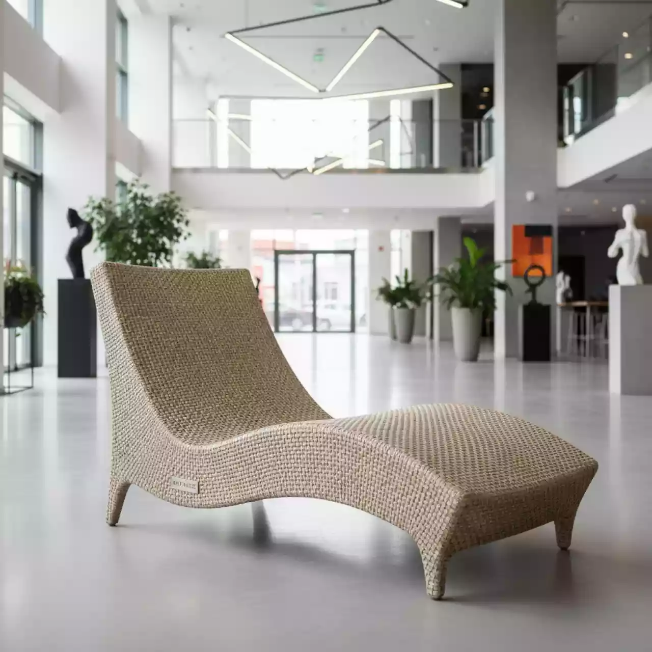 Аренда Шезлонг Престиж Prestige бежевый из искусственного ротанга в Boutique Hotel PORTUM 1905 — ART SPACE